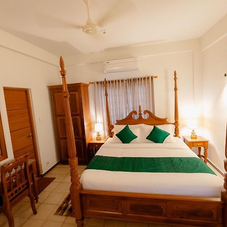 Seacoast Inn Fortkochi Fort Kochi Bagian luar foto