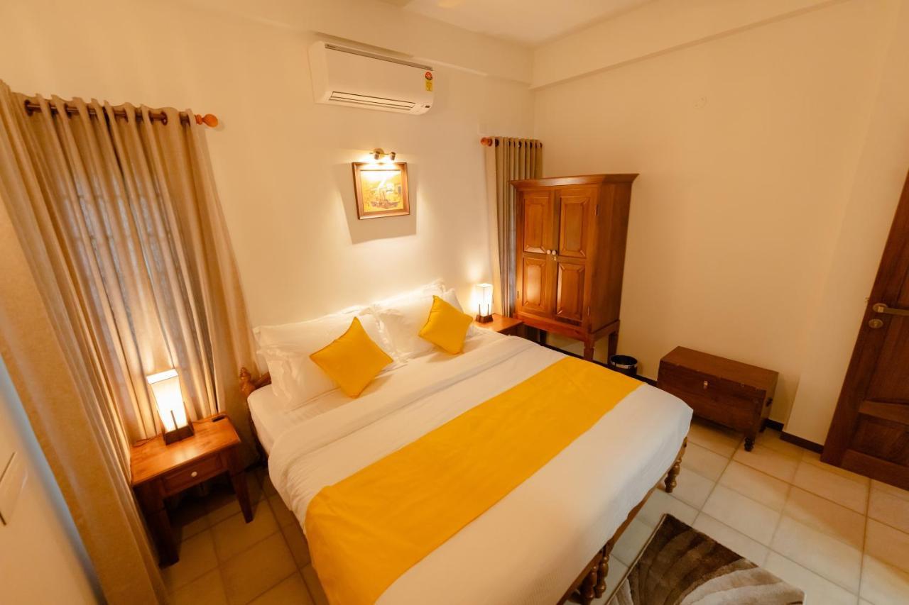 Seacoast Inn Fortkochi Fort Kochi Bagian luar foto