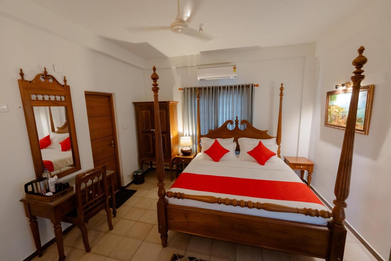 Seacoast Inn Fortkochi Fort Kochi Bagian luar foto