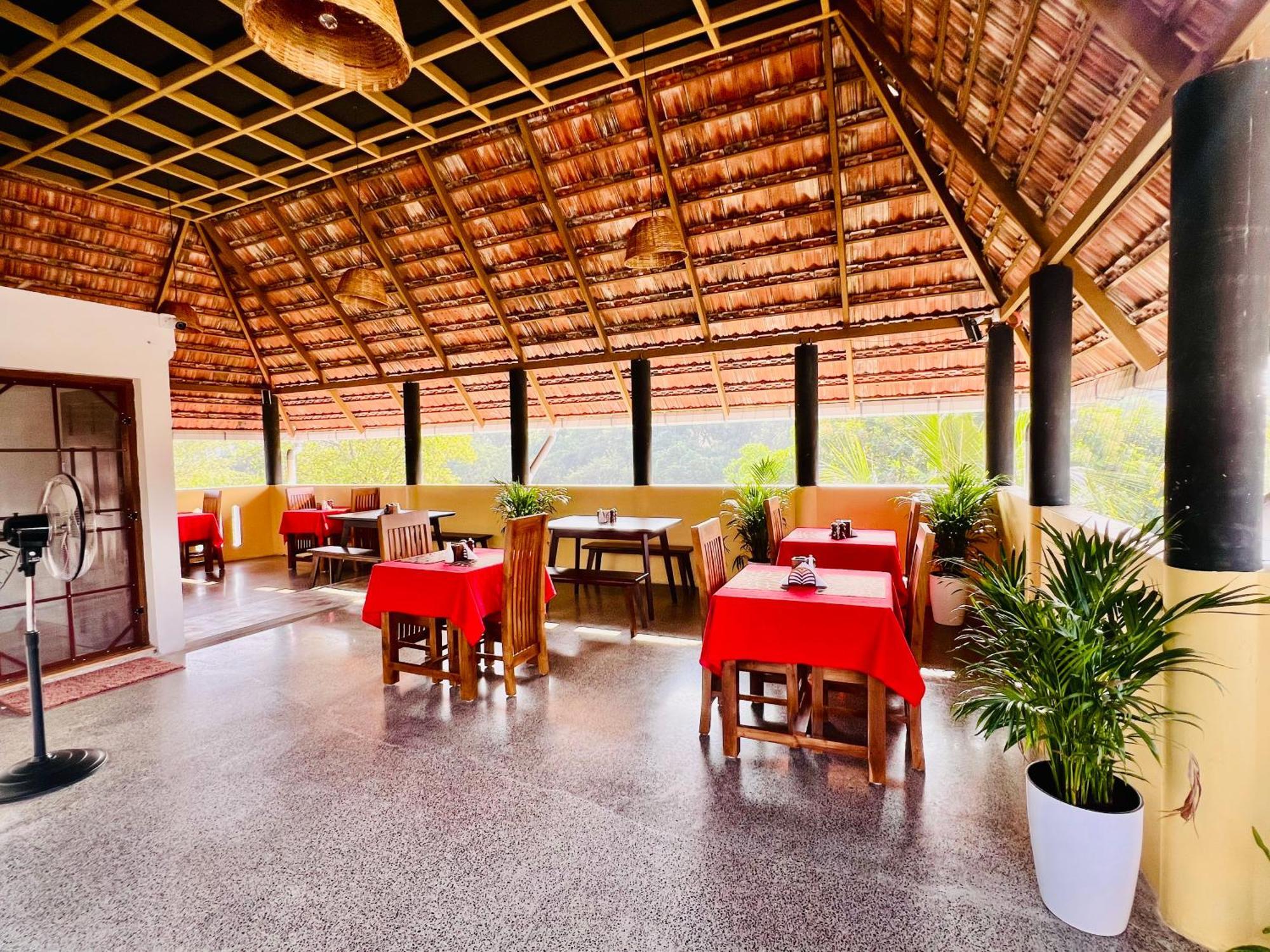 Seacoast Inn Fortkochi Fort Kochi Bagian luar foto